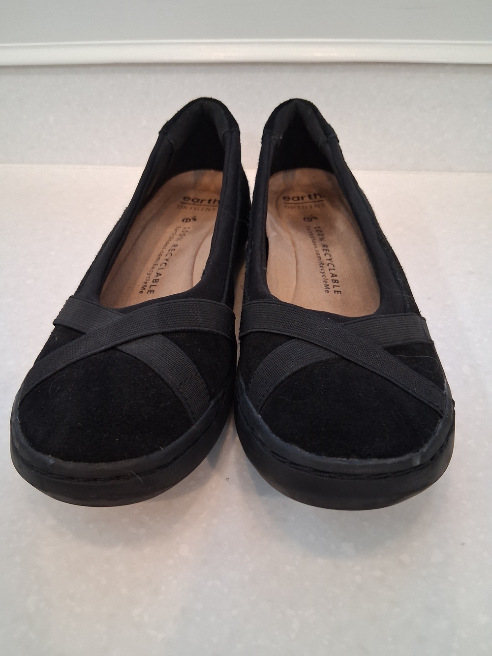 Earth Origins Women's Black Slip-On Flats with Crossed Elastic Straps - Picture 3 of 7